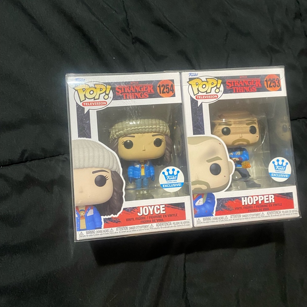 Joyce and Hopper Funko Pop